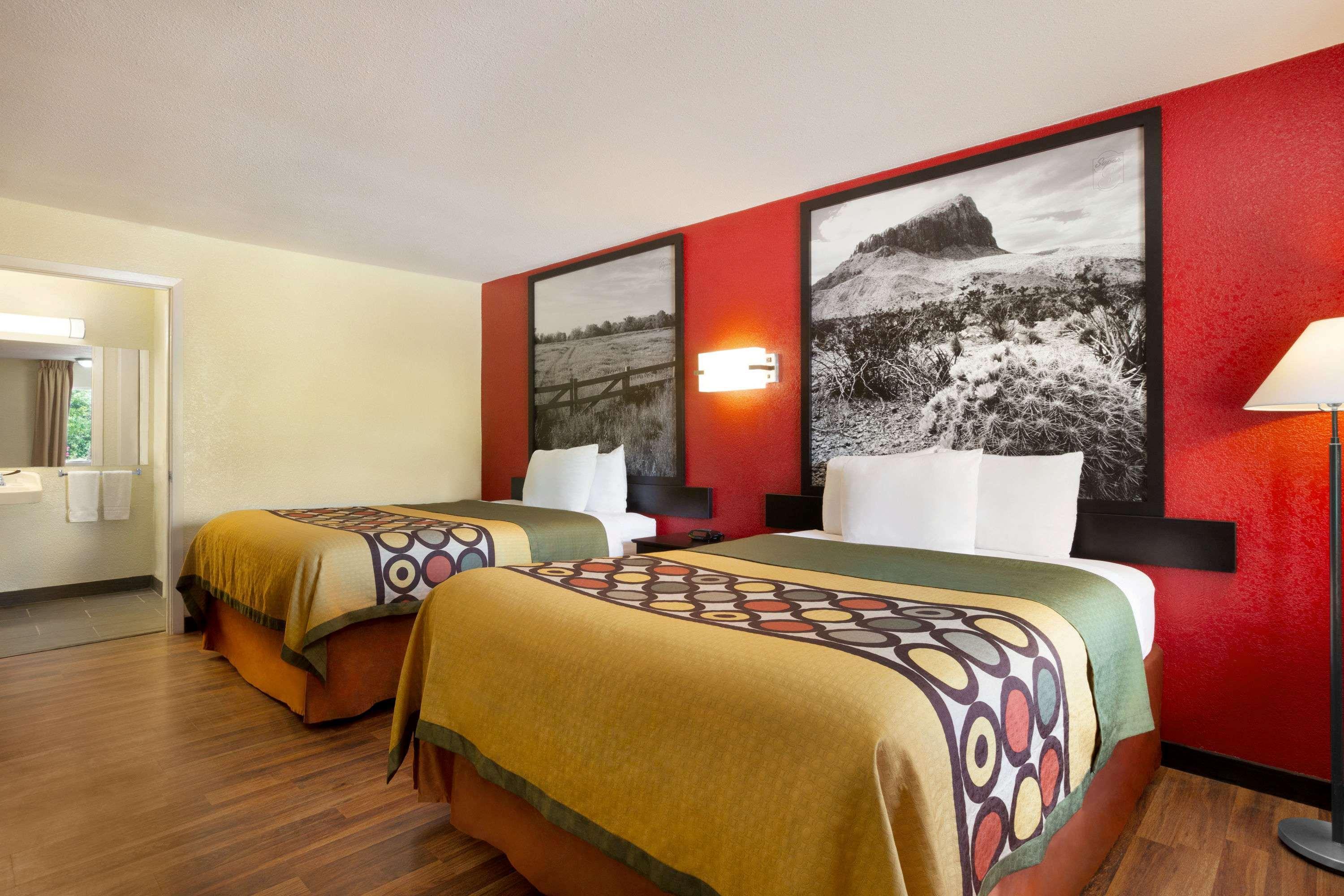 Super 8 By Wyndham Corsicana Eksteriør billede